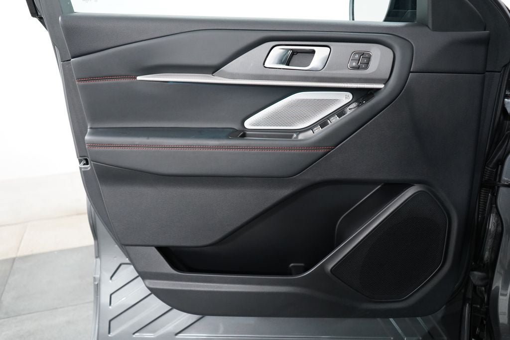 Certified 2025 Ford Explorer ST AWD/4WD image 23