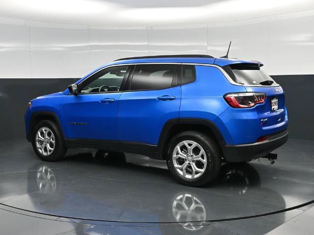 Used 2024 Jeep Compass Latitude w/ Convenience Group AWD/4WD image 7