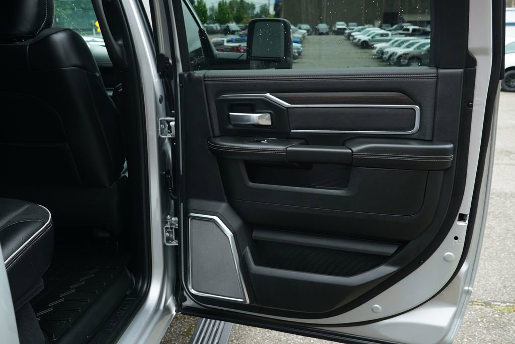 Used 2026 RAM 2500 Laramie AWD/4WD image 27