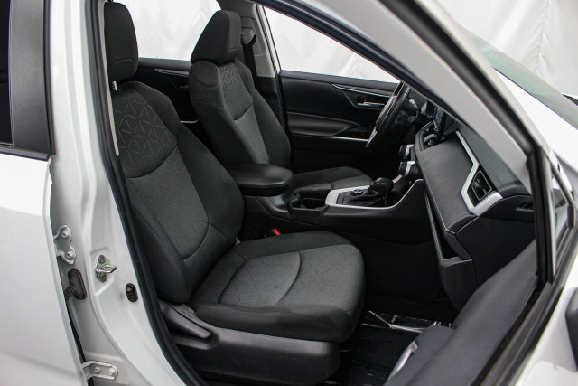 Used 2021 Toyota RAV4 XLE w/ Convenience Package AWD/4WD image 16