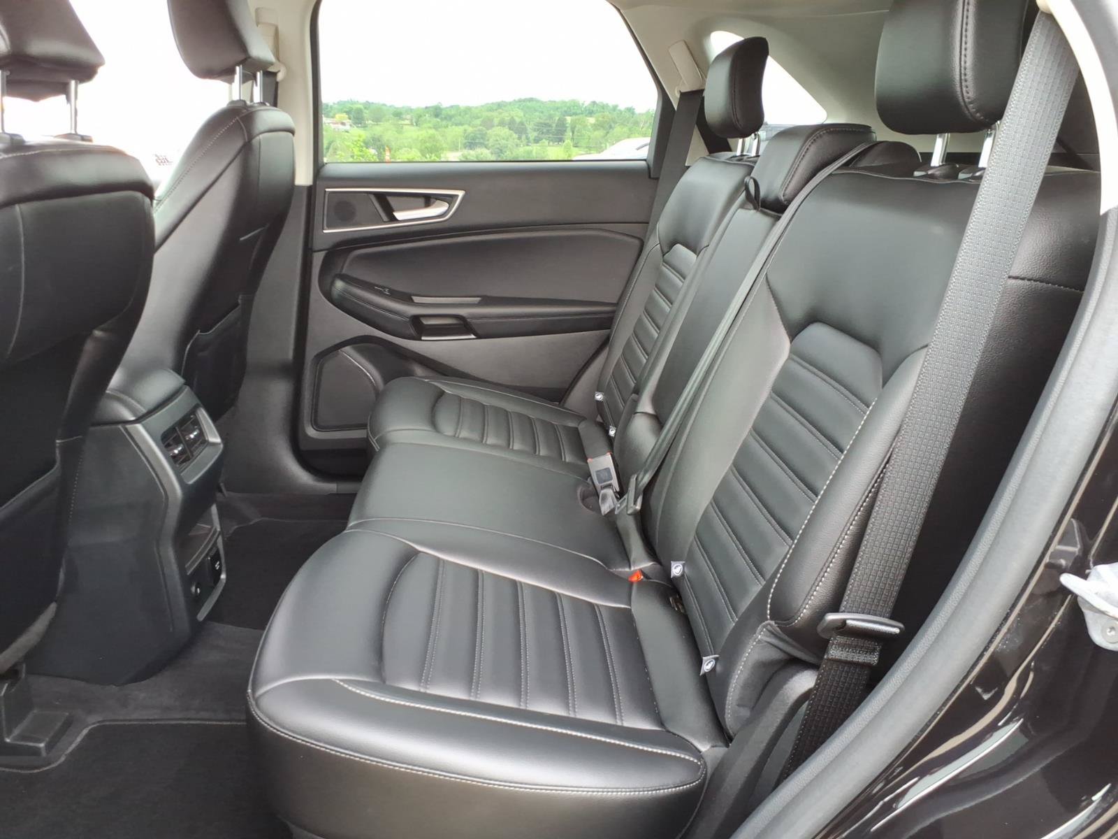 Certified 2024 Ford Edge SEL w/ Convenience Package AWD/4WD image 9