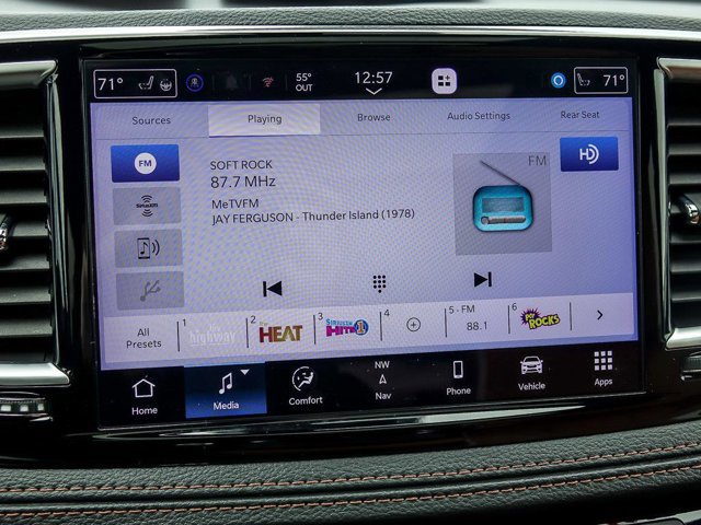 Used 2024 Chrysler Pacifica Pinnacle AWD/4WD image 15