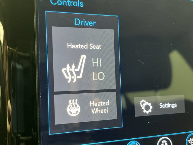 Used 2019 Chrysler Pacifica Touring-L FWD image 22