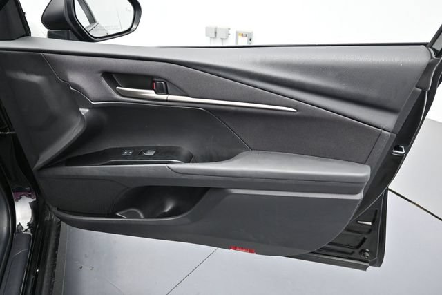 Used 2025 Toyota Camry LE FWD image 29