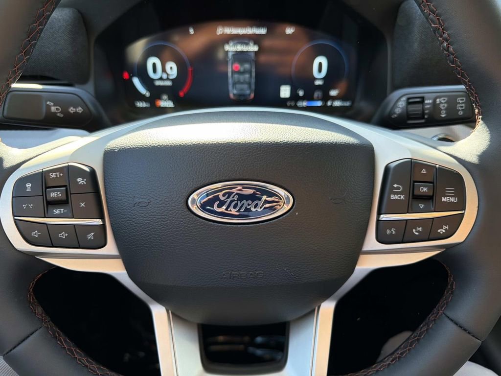 Certified 2025 Ford Explorer Active image 18