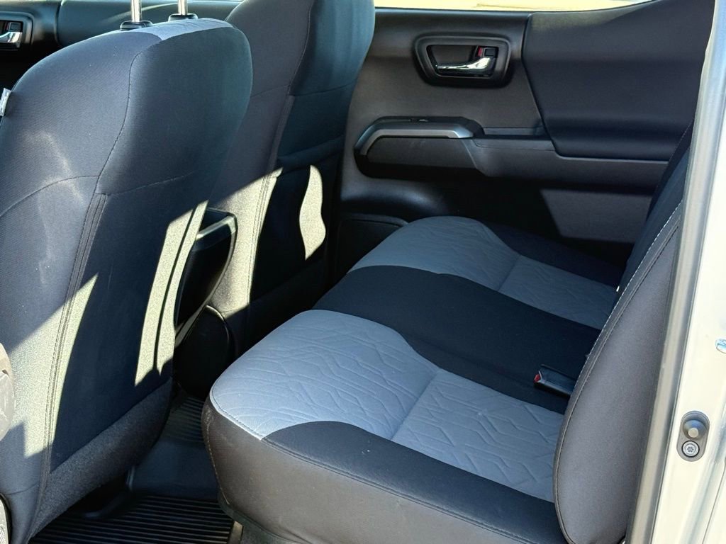 Used 2022 Toyota Tacoma TRD Sport image 9