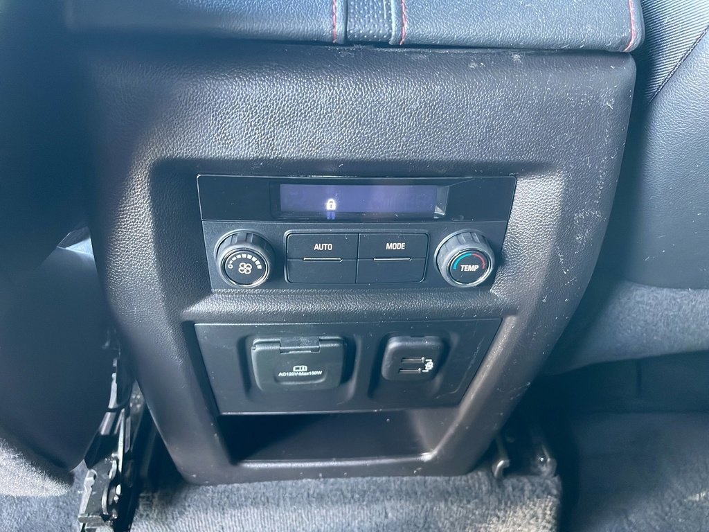 Used 2022 Chevrolet Traverse RS image 33