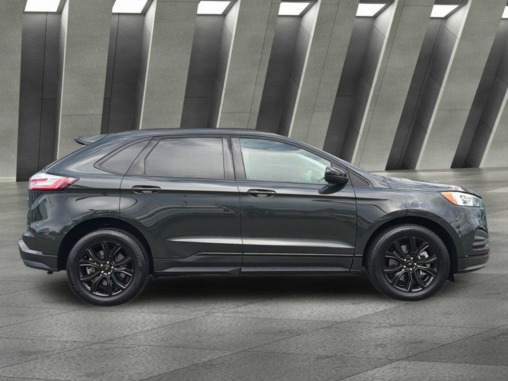 Certified 2022 Ford Edge SE w/ Black Appearance Package image 6