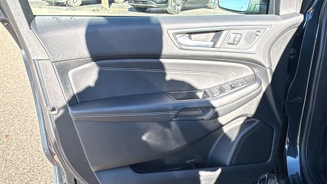 Certified 2024 Ford Edge Titanium AWD/4WD image 9