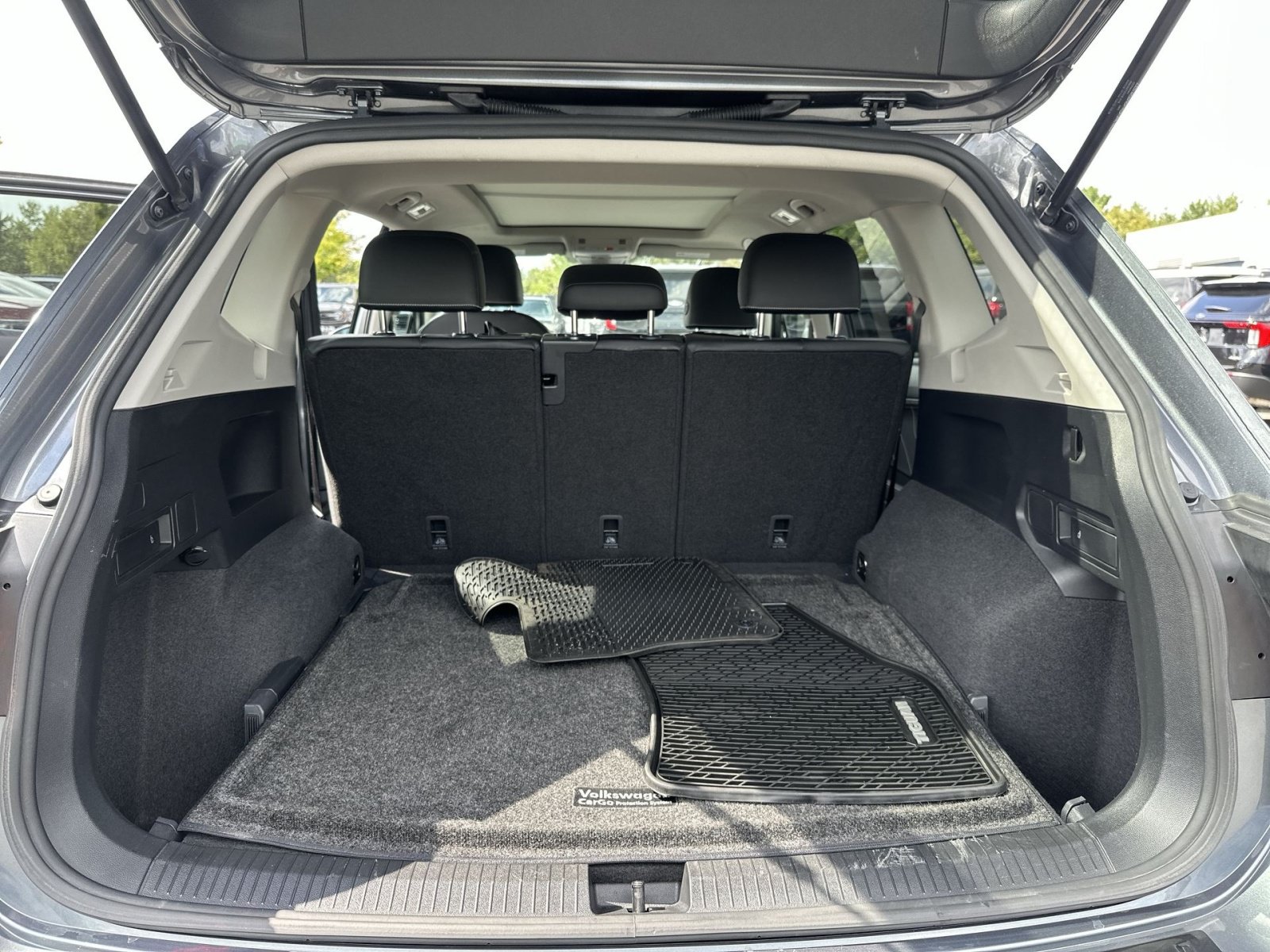 Used 2023 Volkswagen Tiguan SE w/ Panoramic Sunroof Package AWD/4WD image 27