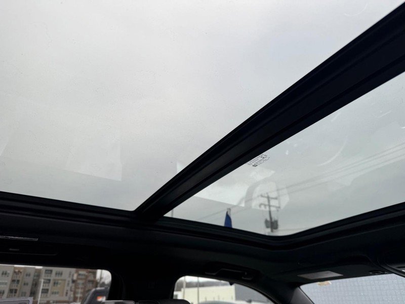 Used 2022 Chevrolet Tahoe Z71 w/ Z71 Off-Road Package image 16