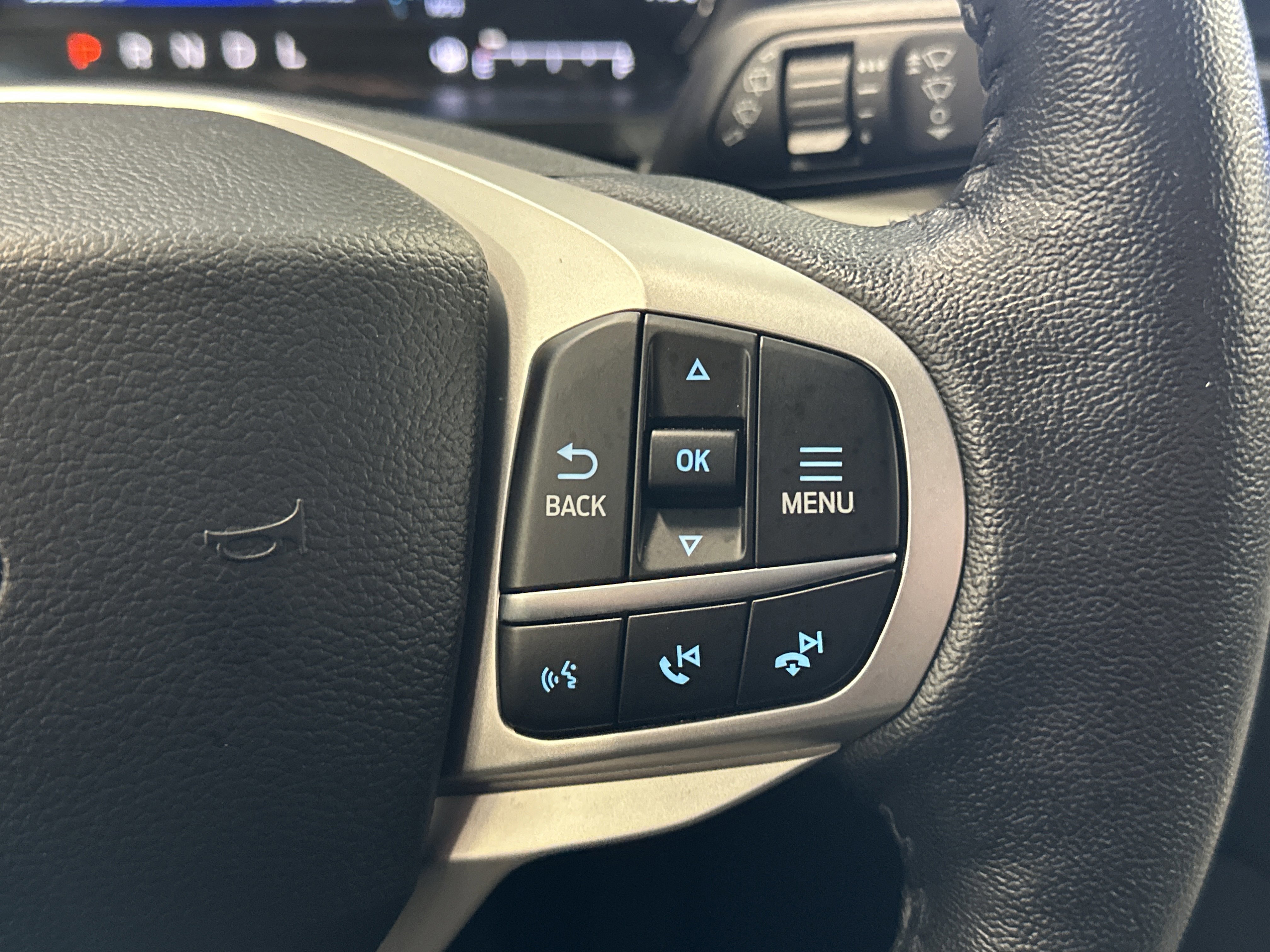 Certified 2022 Ford Explorer XLT w/ Equipment Group 202A image 35