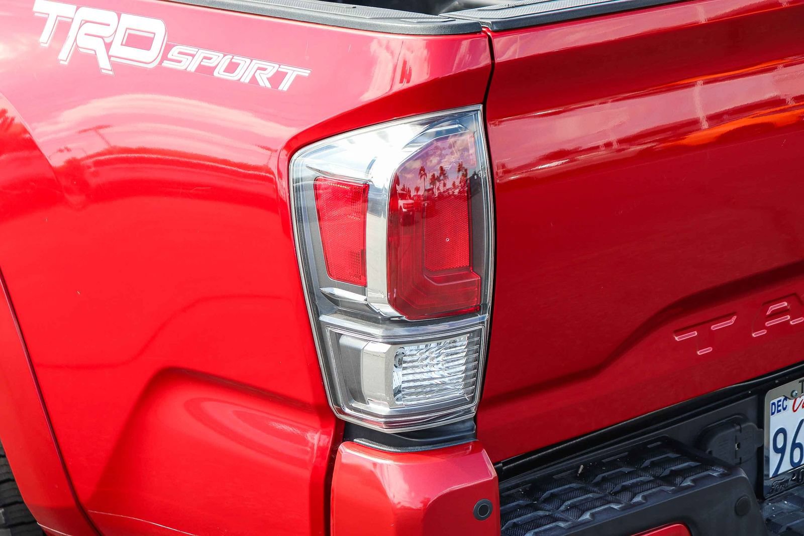 Used 2020 Toyota Tacoma TRD Sport w/ Technology Package RWD image 7