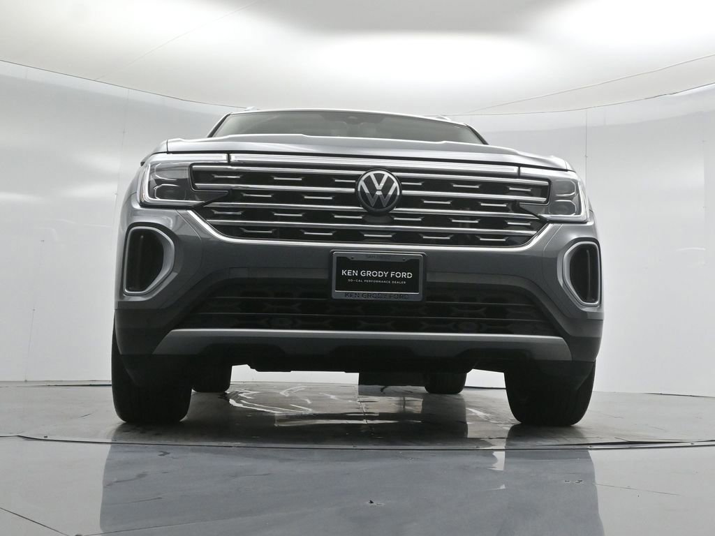 Used 2025 Volkswagen Atlas SEL AWD/4WD image 30