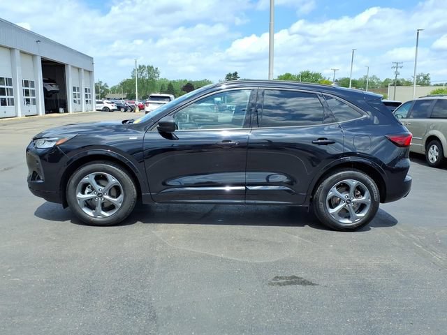 Certified 2024 Ford Escape ST-Line w/ Tech Pack #1 AWD/4WD image 2