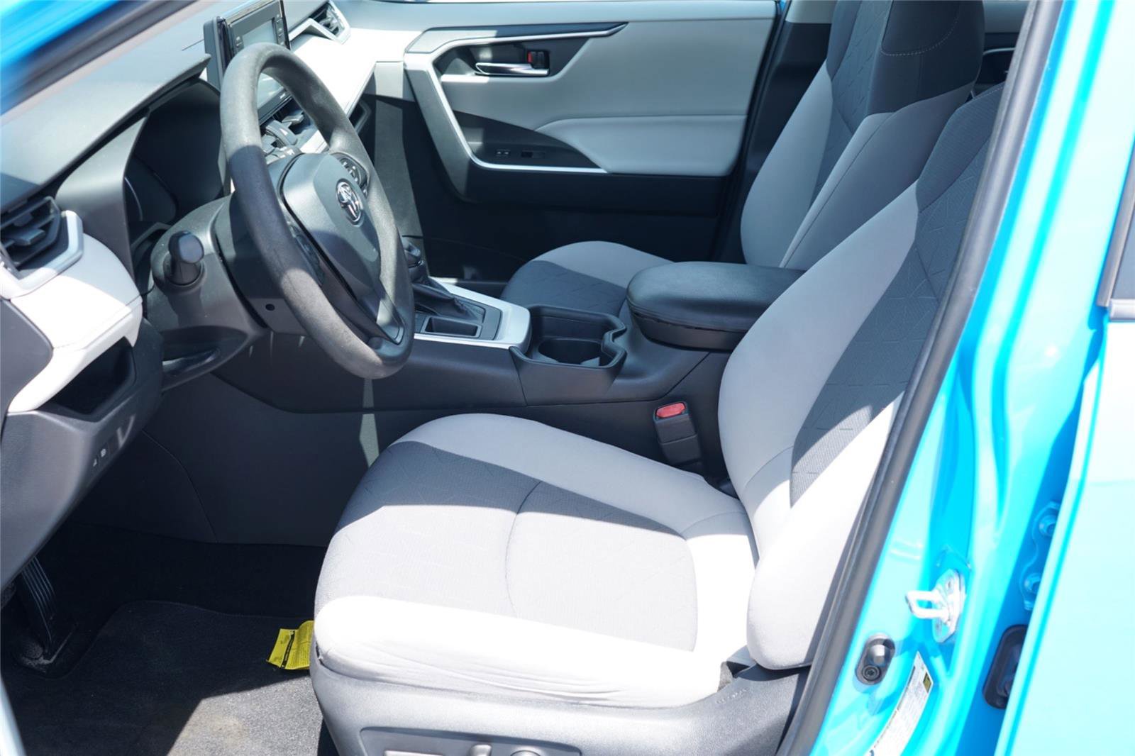 Used 2020 Toyota RAV4 XLE FWD image 10