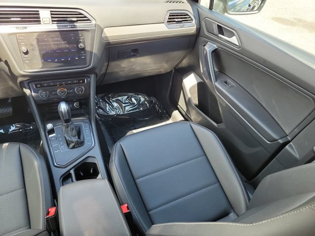 Used 2021 Volkswagen Tiguan SE FWD image 15