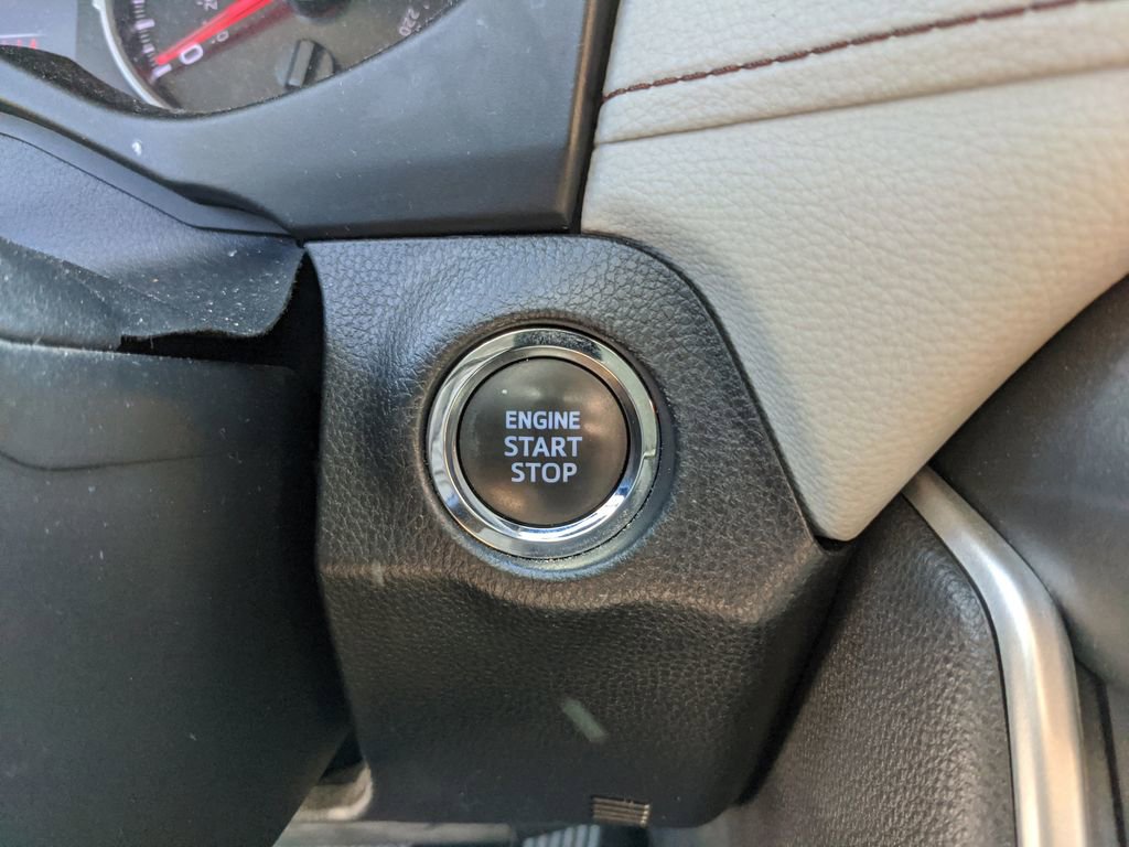 Used 2022 Toyota RAV4 XLE w/ Convenience Package image 25