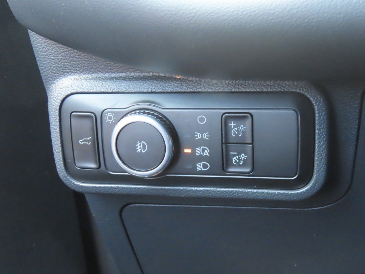 Certified 2025 Ford Explorer ST-Line AWD/4WD image 28