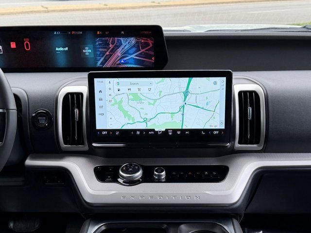 Certified 2025 Ford Expedition Active AWD/4WD image 4