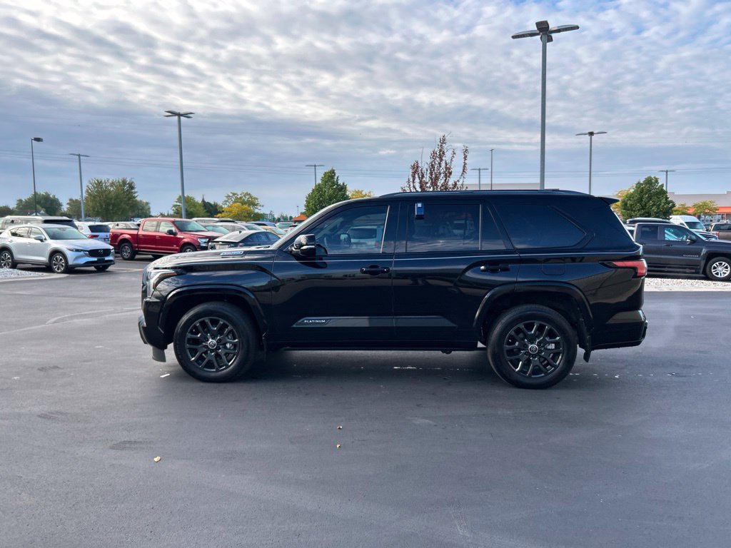 Used 2024 Toyota Sequoia Platinum AWD/4WD image 9