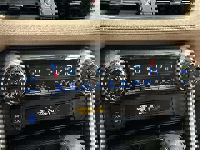 Used 2021 Toyota RAV4 LE image 16