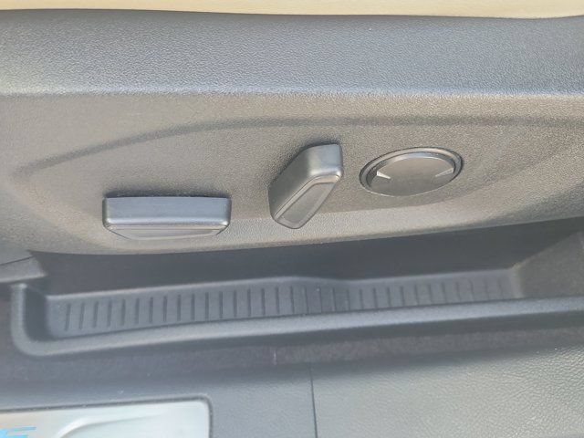 Certified 2020 Ford Edge Titanium FWD image 24