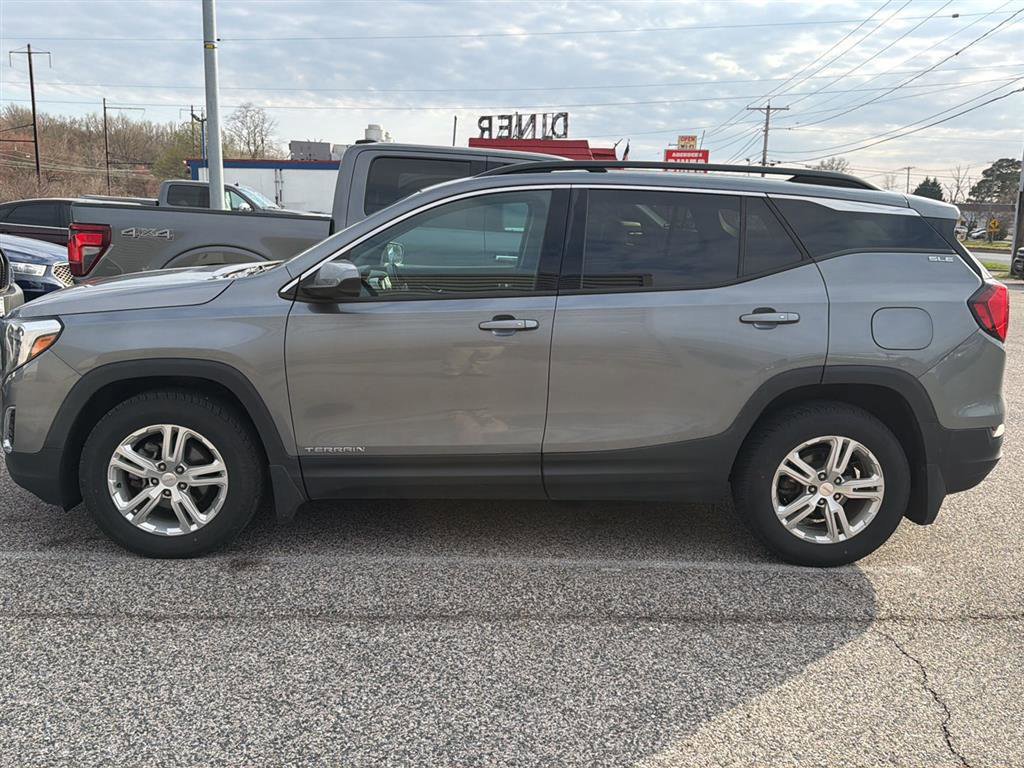 Used 2018 GMC Terrain SLE w/ Driver Convenience Package image 2