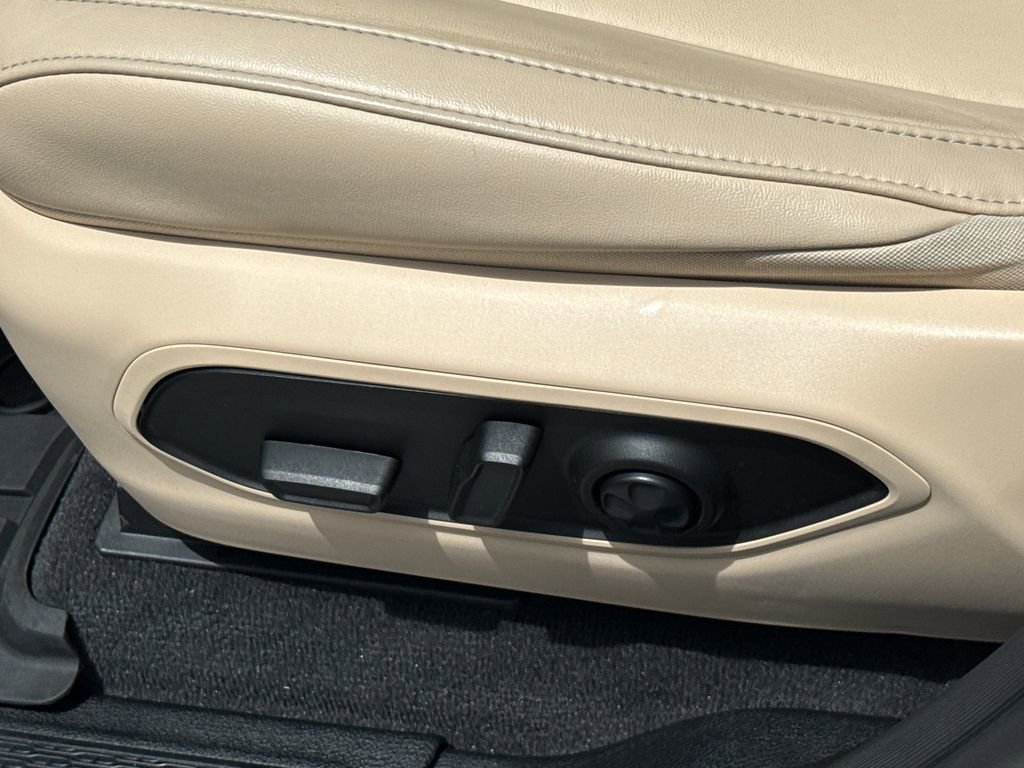 Used 2021 Jeep Grand Cherokee L Limited RWD image 25