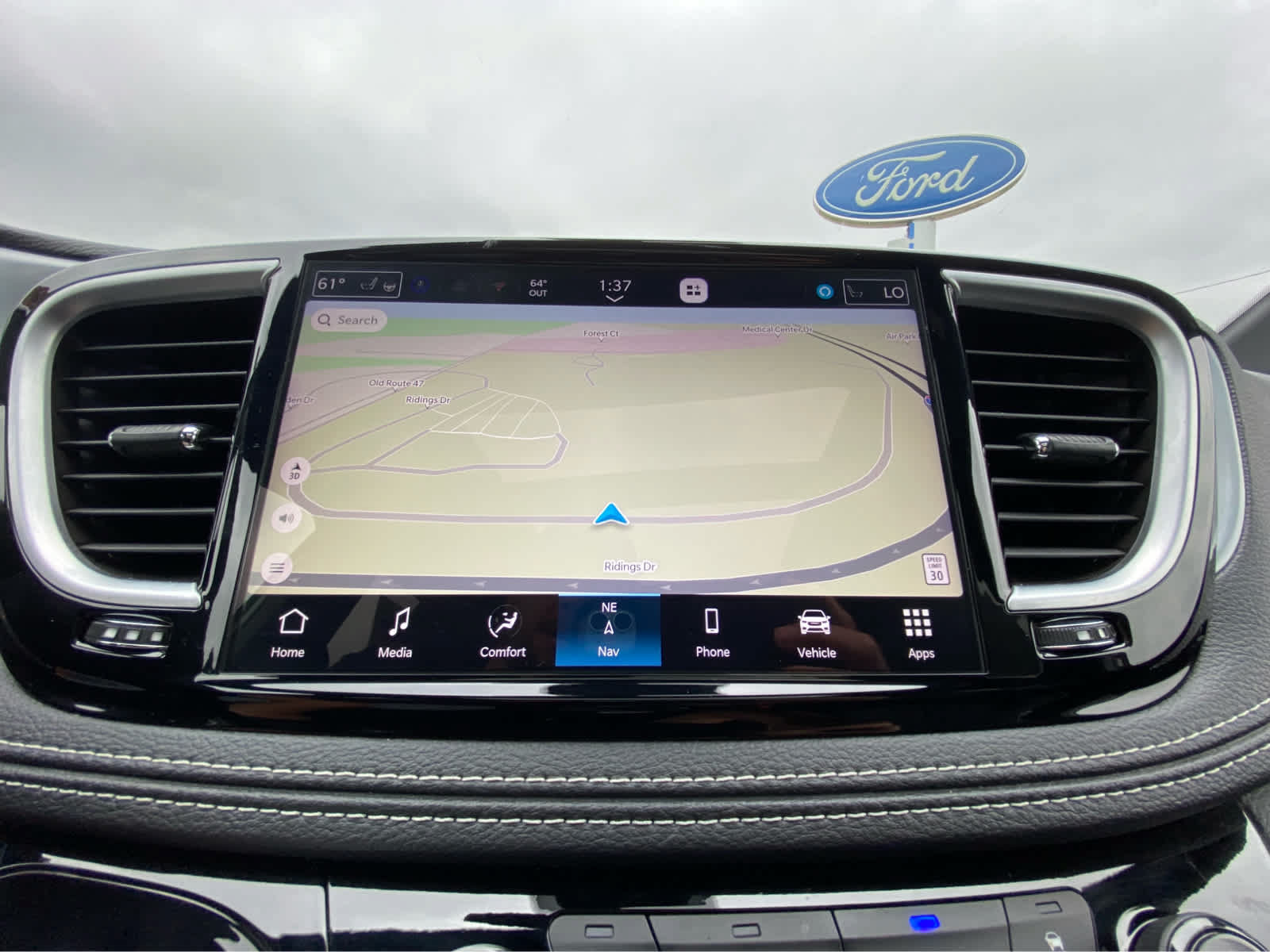 Used 2026 Chrysler Pacifica Limited FWD image 38