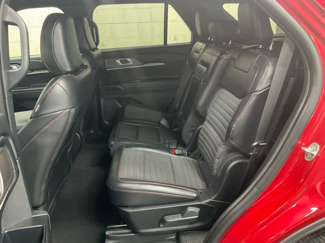 Certified 2025 Ford Explorer ST-Line w/ ST-Line Street Pack image 15