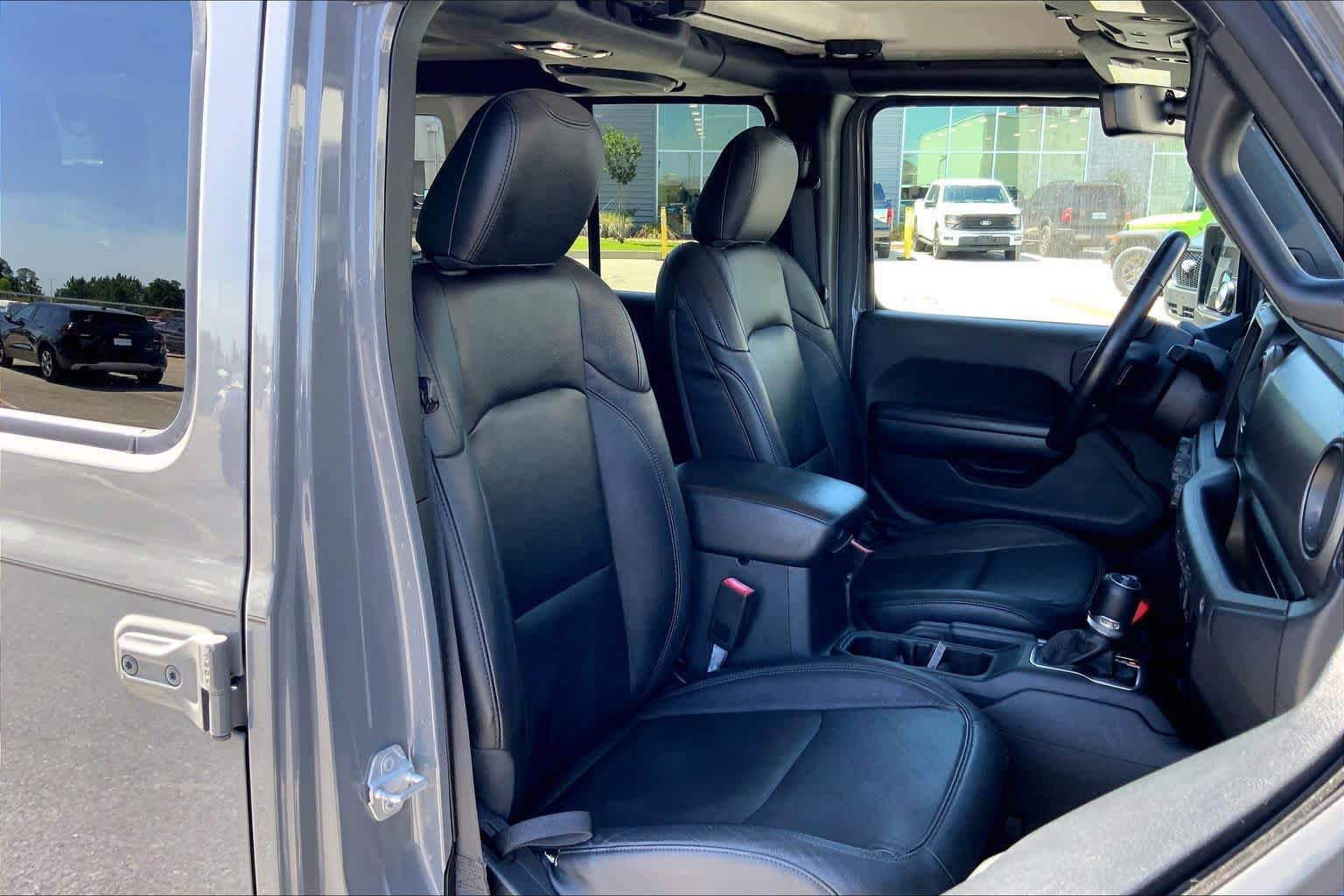 Used 2021 Jeep Wrangler Unlimited Sport AWD/4WD image 9
