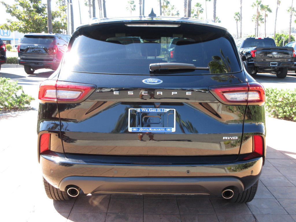 Certified 2023 Ford Escape ST-Line AWD/4WD image 3