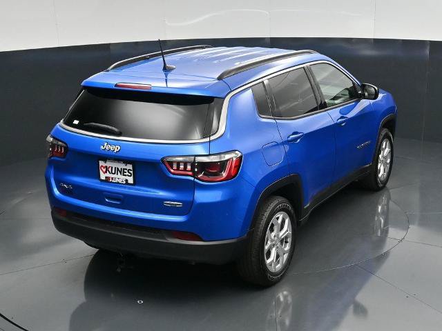 Used 2024 Jeep Compass Latitude w/ Convenience Group AWD/4WD image 36