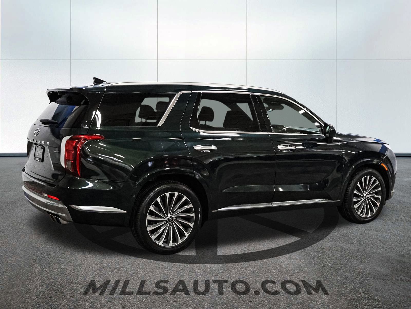 Used 2024 Hyundai Palisade Calligraphy image 6