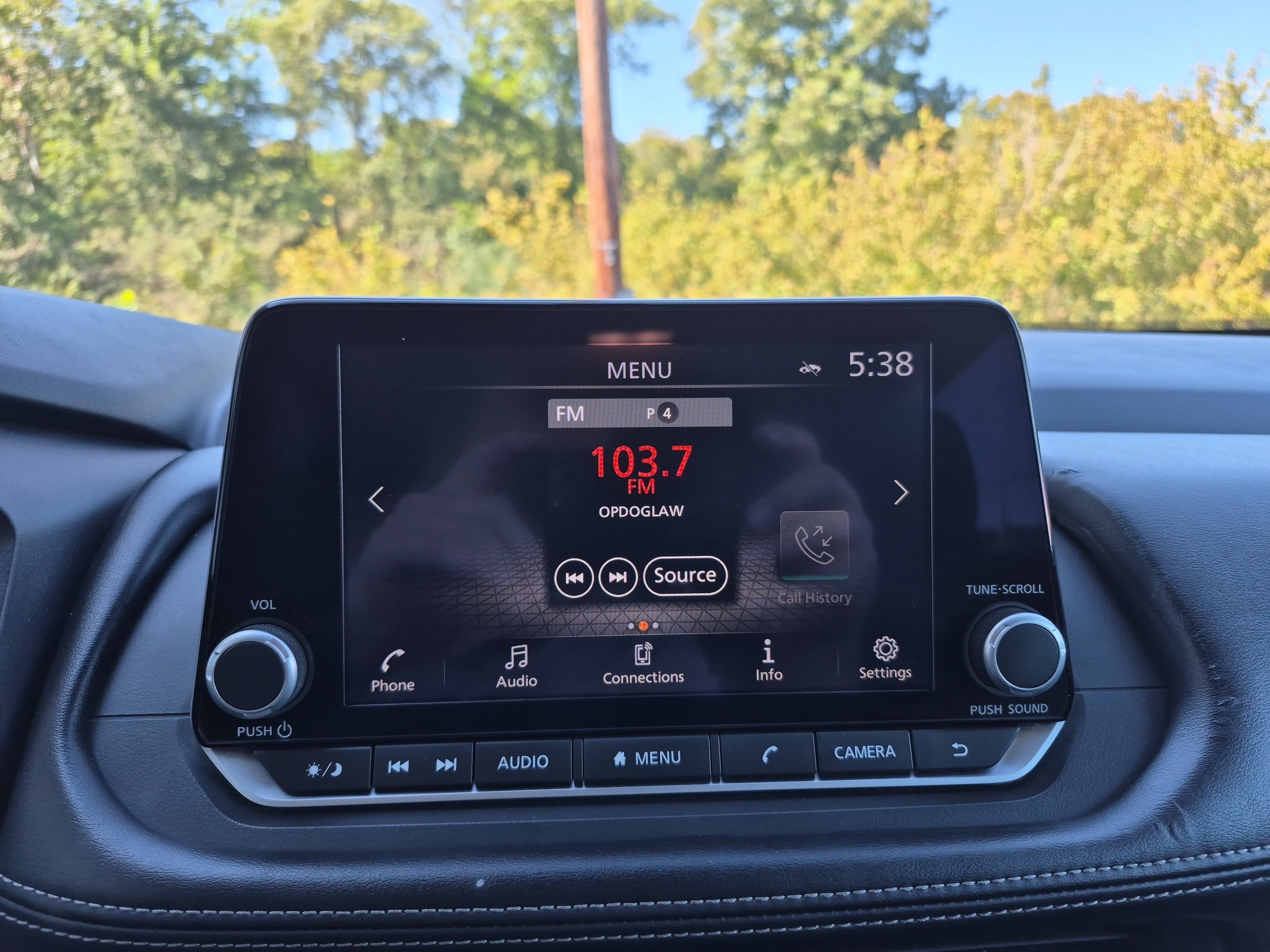 Used 2024 Nissan Rogue S image 29