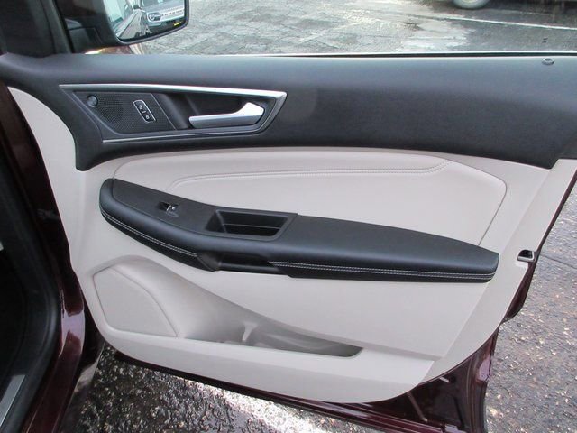 Certified 2024 Ford Edge Titanium AWD/4WD image 34