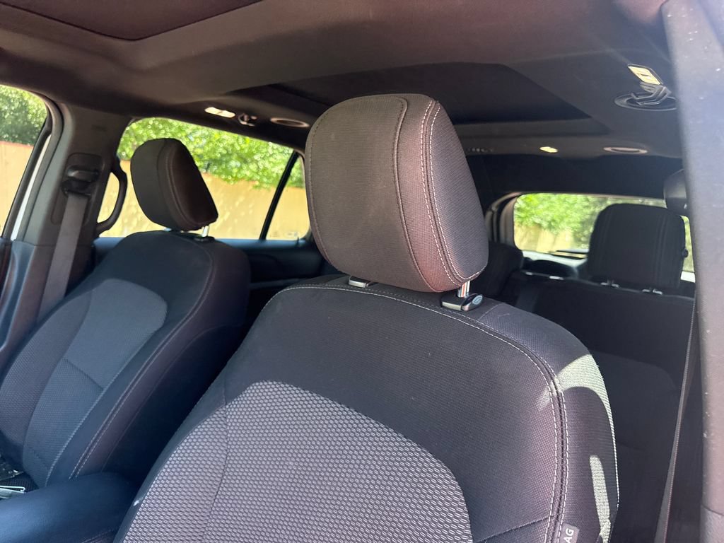 Certified 2018 Ford Explorer XLT w/ Equipment Group 201A AWD/4WD image 13