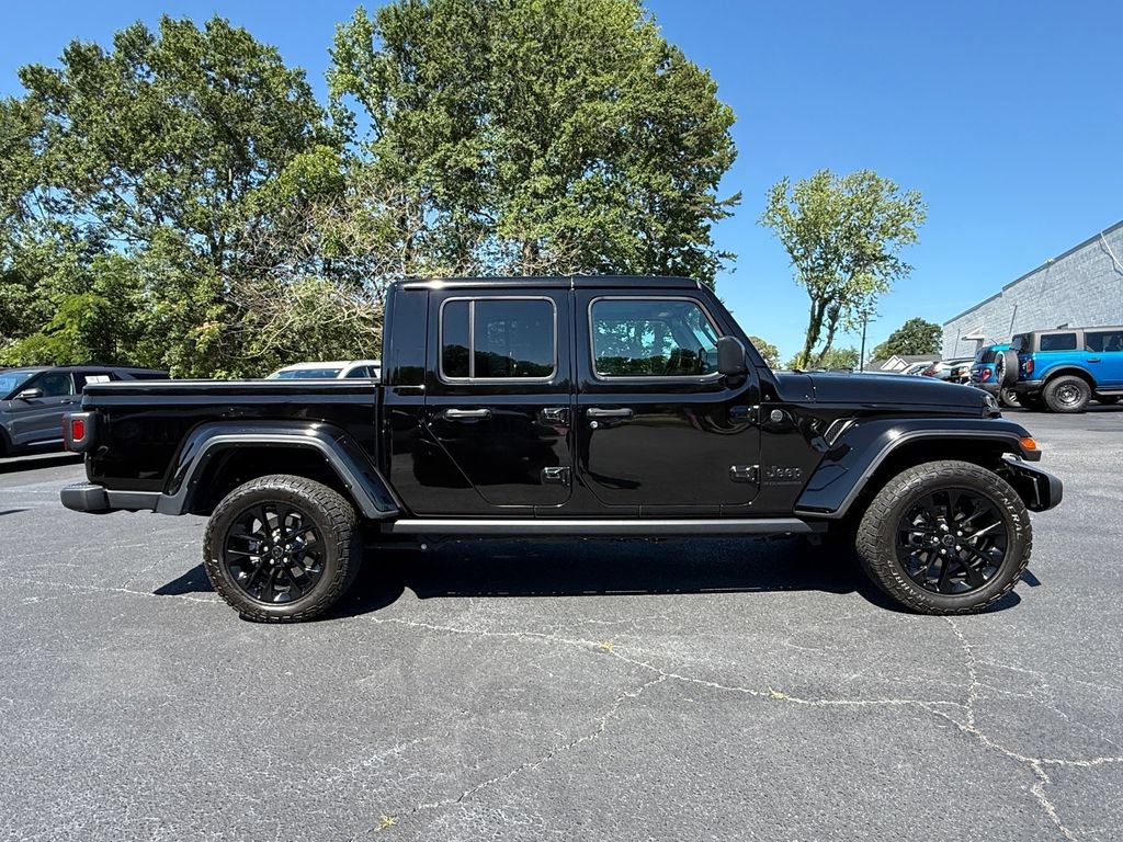 Used 2024 Jeep Gladiator Sport AWD/4WD image 3