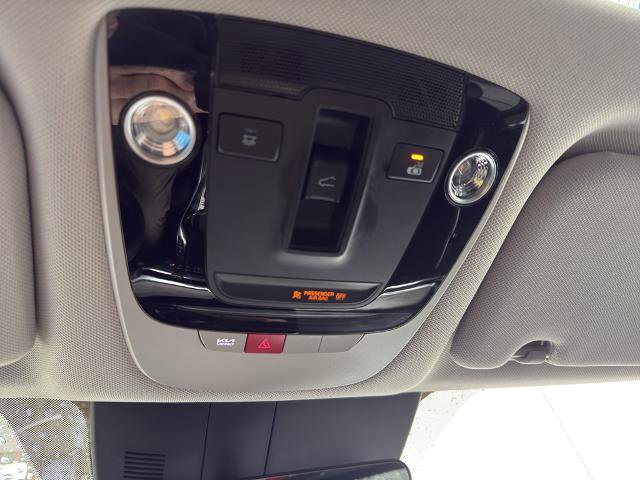 Used 2025 Kia Sorento SX image 30