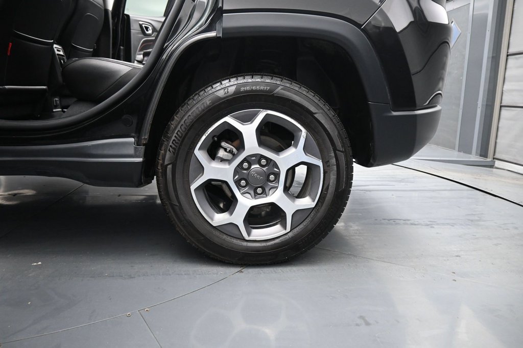 Used 2022 Jeep Compass Trailhawk AWD/4WD image 16