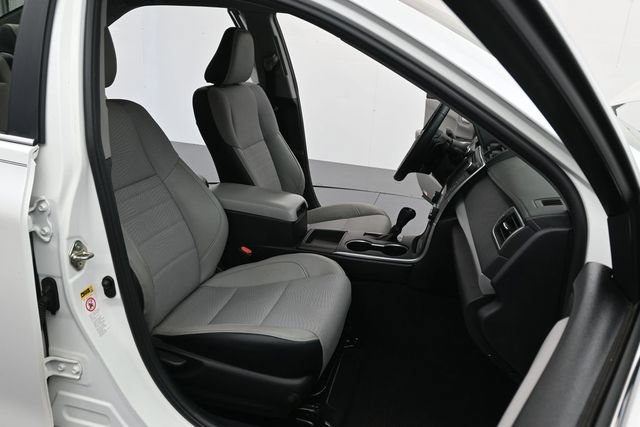 Used 2017 Toyota Camry SE FWD image 28