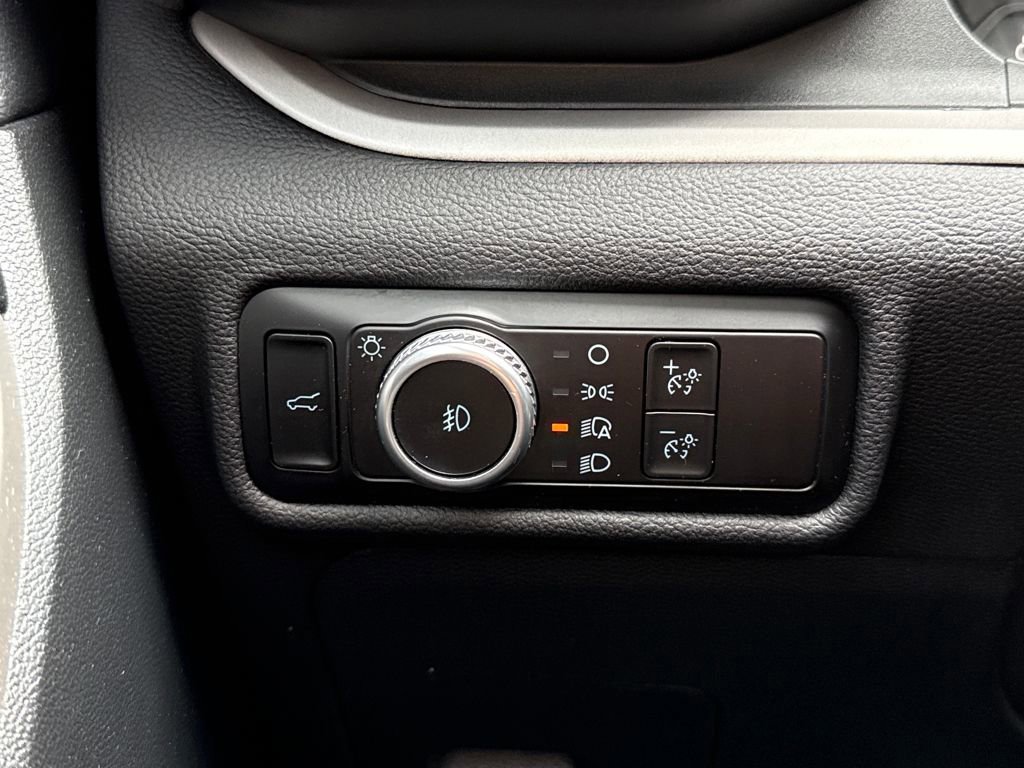 Certified 2023 Ford Explorer XLT image 24