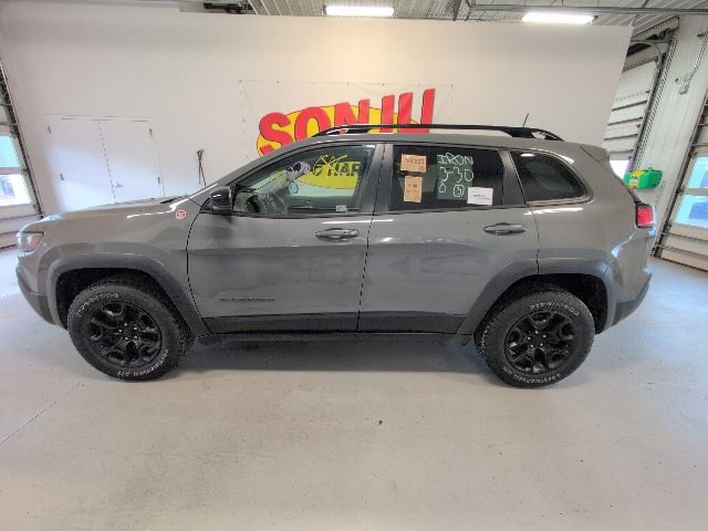 Used 2022 Jeep Cherokee Trailhawk w/ Trailhawk Elite Value Package AWD/4WD image 2