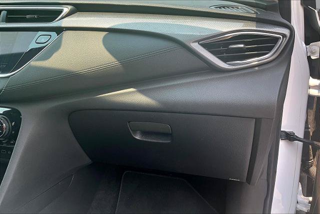 Used 2023 Buick Encore GX Select w/ Sport Touring Package FWD image 17