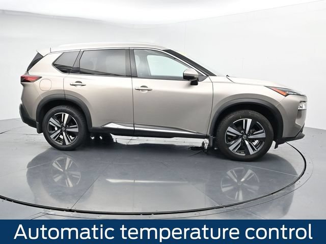 Used 2021 Nissan Rogue SL AWD/4WD image 12
