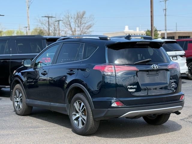 Used 2017 Toyota RAV4 XLE AWD/4WD image 5