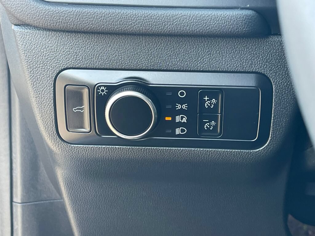 Certified 2023 Ford Escape Active AWD/4WD image 19