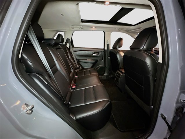 Used 2023 Nissan Rogue SL image 21