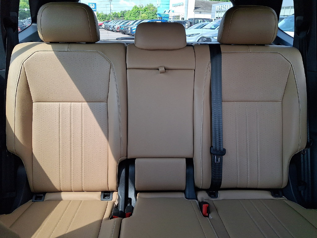 Used 2024 Volkswagen Tiguan SE AWD/4WD image 19